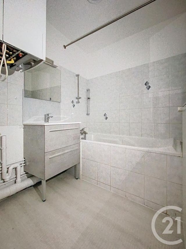 Appartement F2 à louer - 2 pièces - 50.24 m2 - VESOUL - 70 - FRANCHE-COMTE - Century 21 Gsm Immo