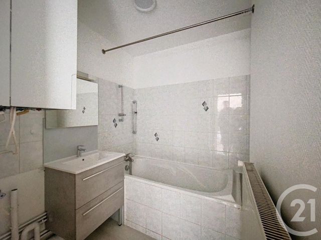 Appartement F2 à louer - 2 pièces - 50.24 m2 - VESOUL - 70 - FRANCHE-COMTE - Century 21 Gsm Immo