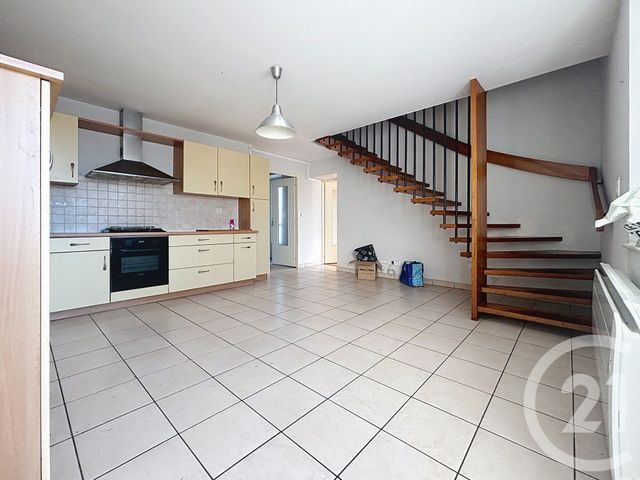 Appartement F4 à louer - 4 pièces - 112.0 m2 - FLEUREY LES FAVERNEY - 70 - FRANCHE-COMTE - Century 21 Gsm Immo