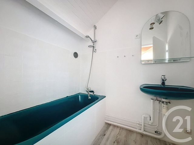 Appartement F4 à louer - 3 pièces - 80.2 m2 - VESOUL - 70 - FRANCHE-COMTE - Century 21 Gsm Immo