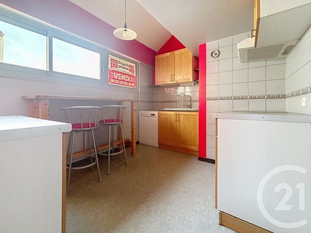 Appartement F4 à louer - 3 pièces - 80.2 m2 - VESOUL - 70 - FRANCHE-COMTE - Century 21 Gsm Immo