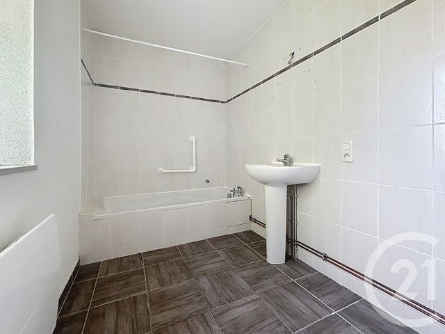 Appartement F3 à louer - 3 pièces - 66.65 m2 - LOULANS VERCHAMP - 70 - FRANCHE-COMTE - Century 21 Gsm Immo