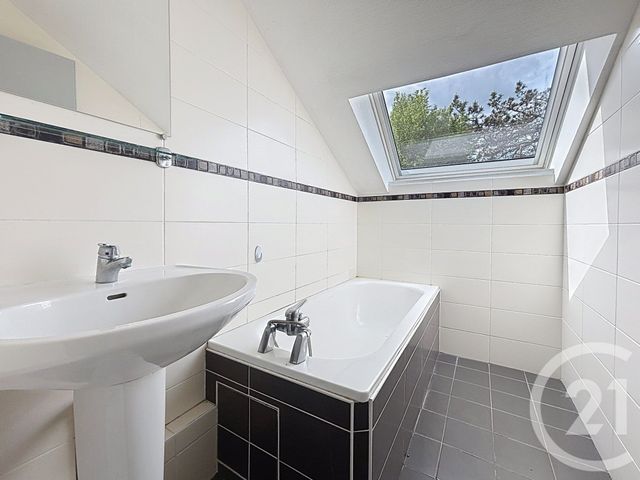 maison à louer - 4 pièces - 65.05 m2 - MONTCEY - 70 - FRANCHE-COMTE - Century 21 Gsm Immo