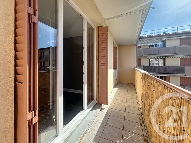 Appartement F3 à louer - 3 pièces - 59.85 m2 - VESOUL - 70 - FRANCHE-COMTE - Century 21 Gsm Immo