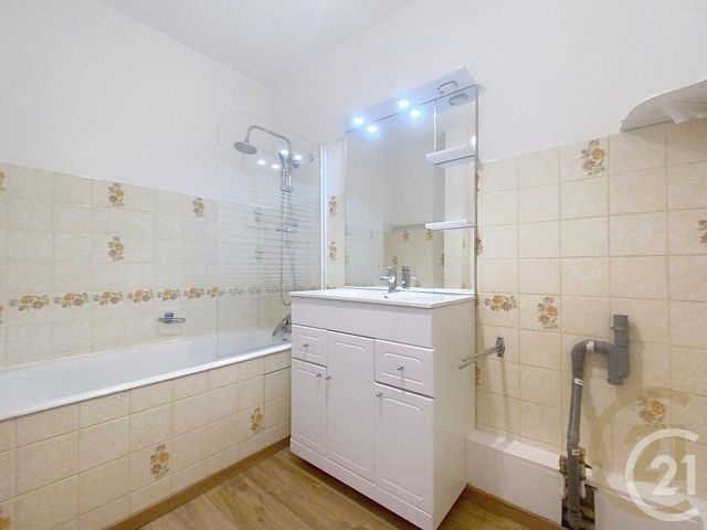 Appartement F4 à louer - 4 pièces - 89.02 m2 - VESOUL - 70 - FRANCHE-COMTE - Century 21 Gsm Immo