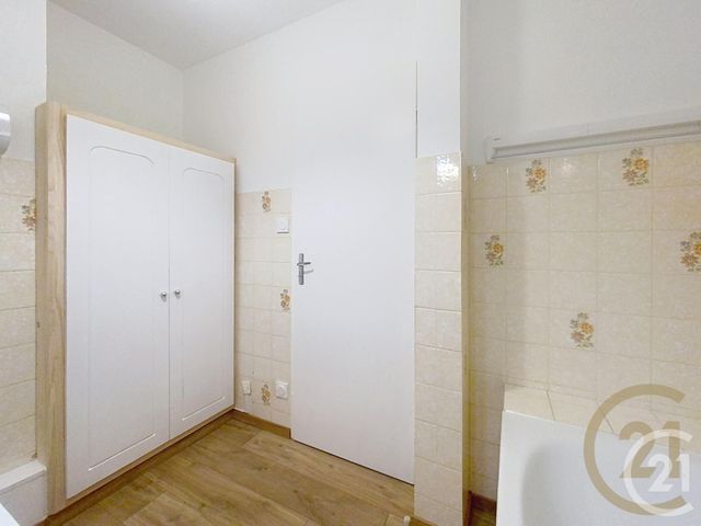 Appartement F4 à louer - 4 pièces - 89.02 m2 - VESOUL - 70 - FRANCHE-COMTE - Century 21 Gsm Immo