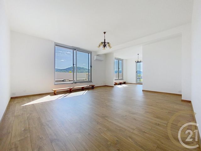Appartement F4 à louer - 4 pièces - 89.02 m2 - VESOUL - 70 - FRANCHE-COMTE - Century 21 Gsm Immo