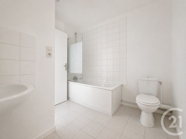 maison à louer - 4 pièces - 86.64 m2 - VESOUL - 70 - FRANCHE-COMTE - Century 21 Gsm Immo
