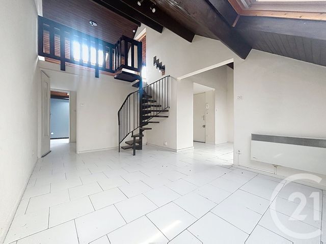 Appartement F2 à louer - 2 pièces - 41.0 m2 - VESOUL - 70 - FRANCHE-COMTE - Century 21 Gsm Immo
